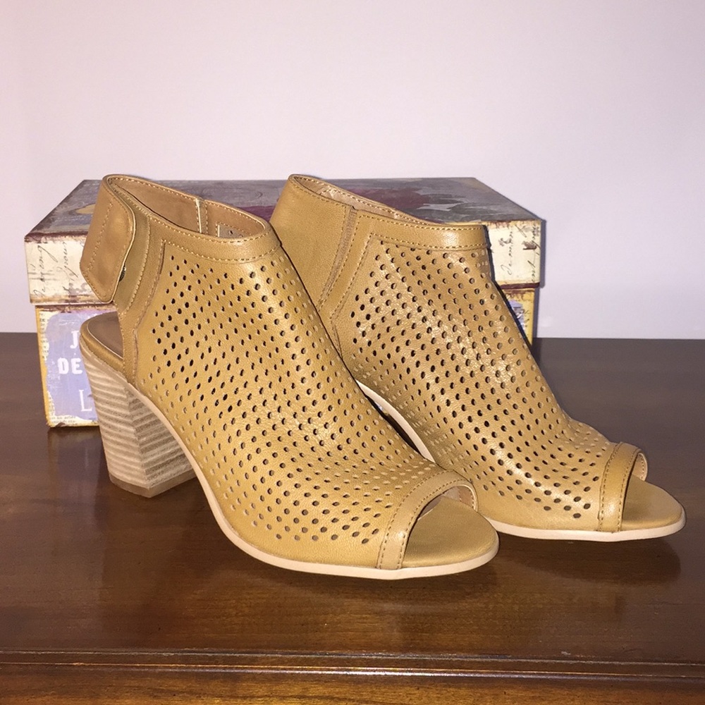 Steven by Steve Madden Shootie